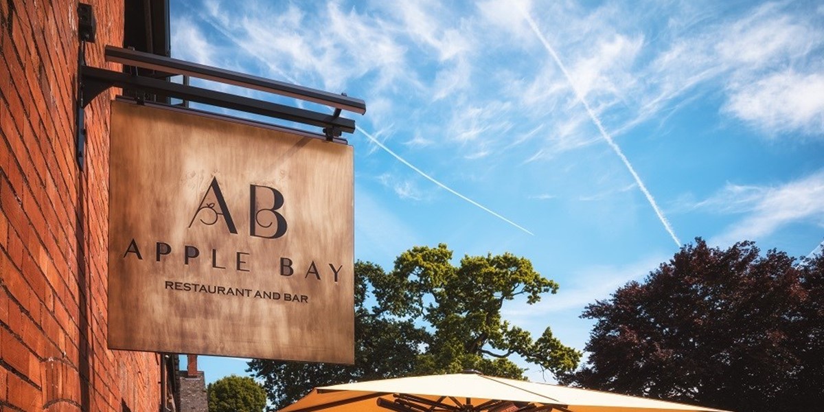 apple-bay-restaurant-sign-web-size