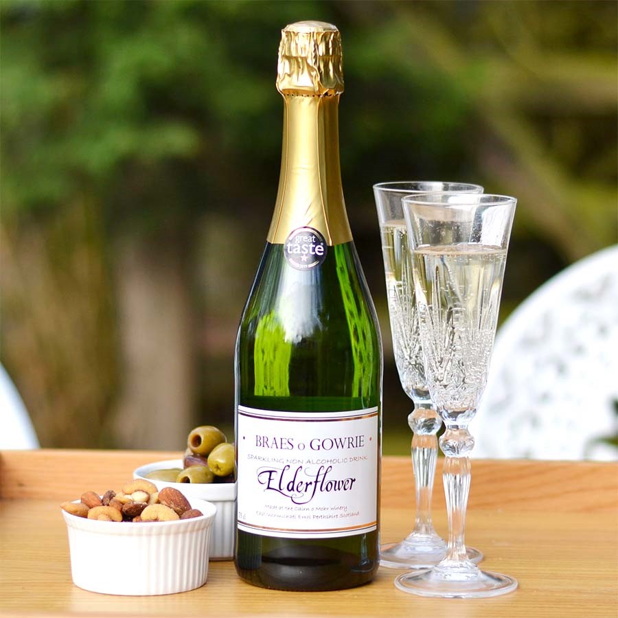 braes_o_gowrie_-_sparkling_elderflower_drink_supplied_by_the_british_hamper_company_ukp7-dj