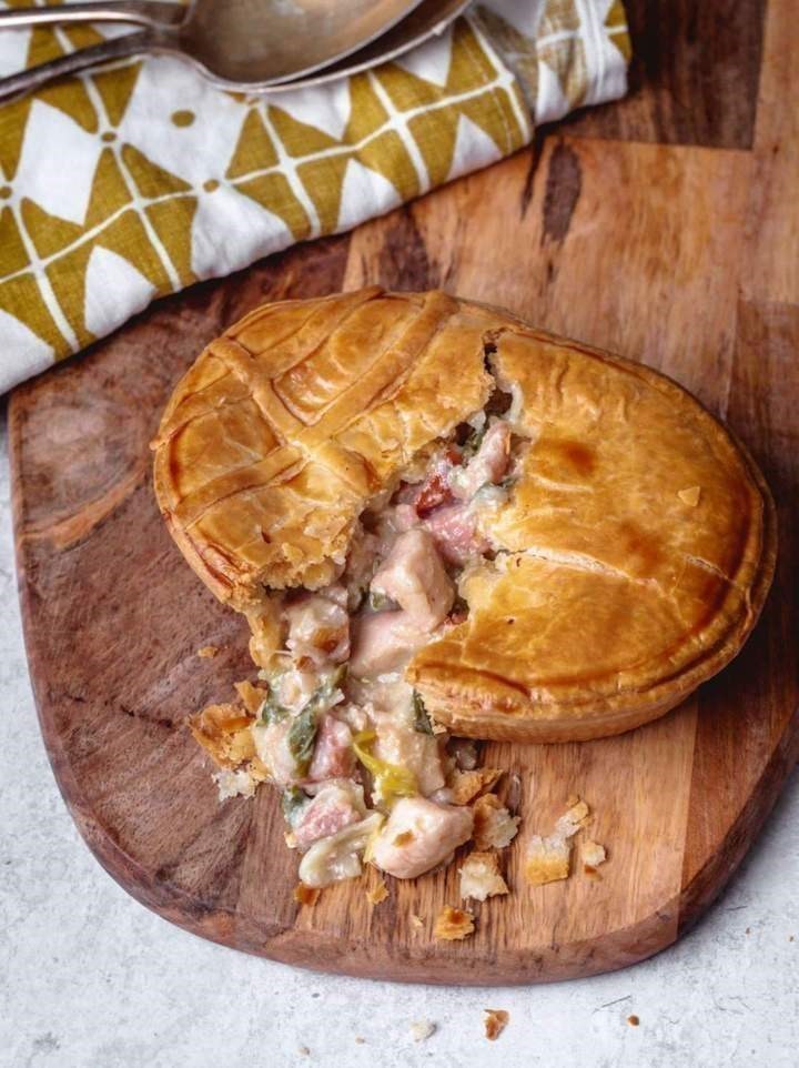 Chicken, Bacon and Leek Pies (2 Pack)