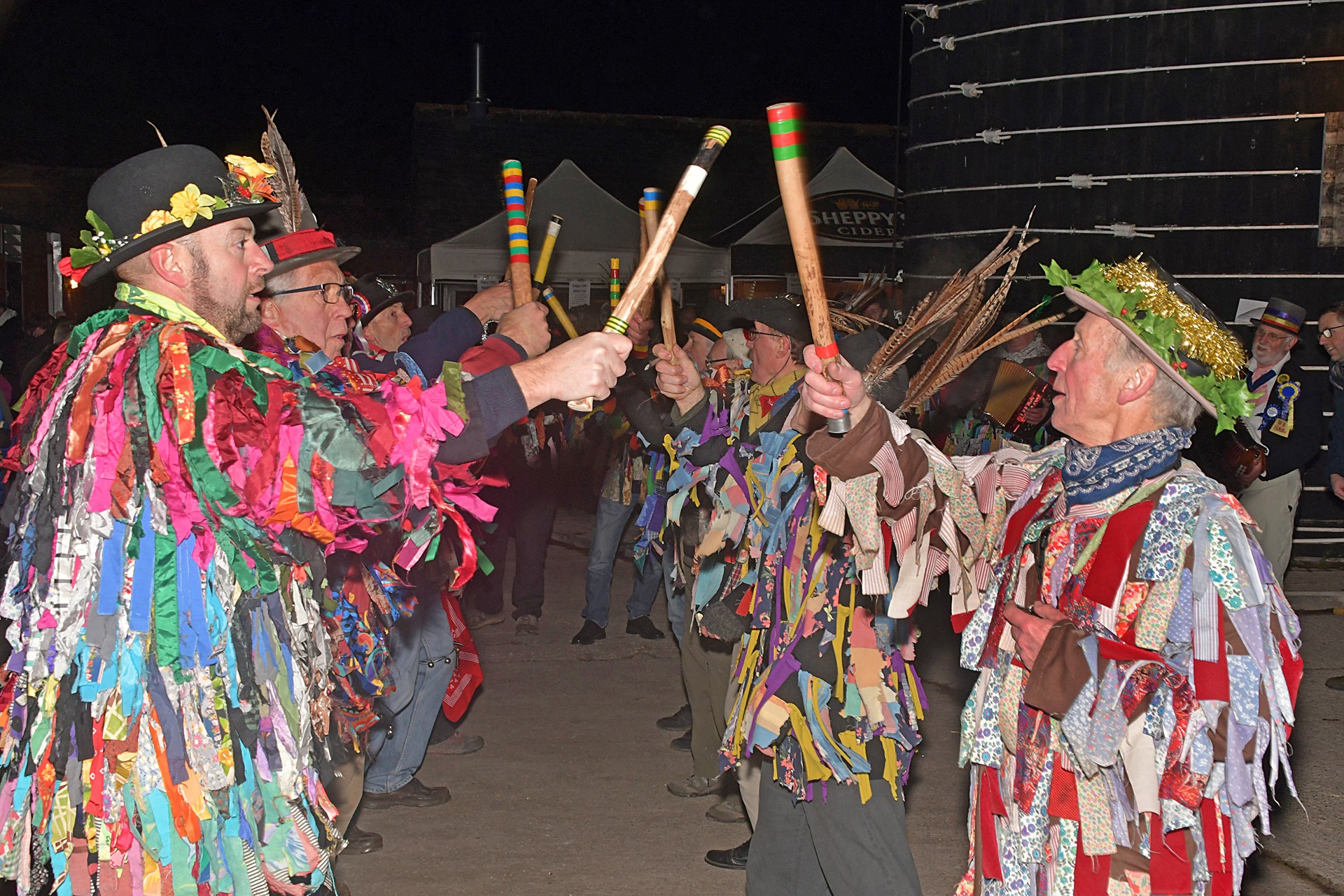 morris-men-dancing-with-sticks