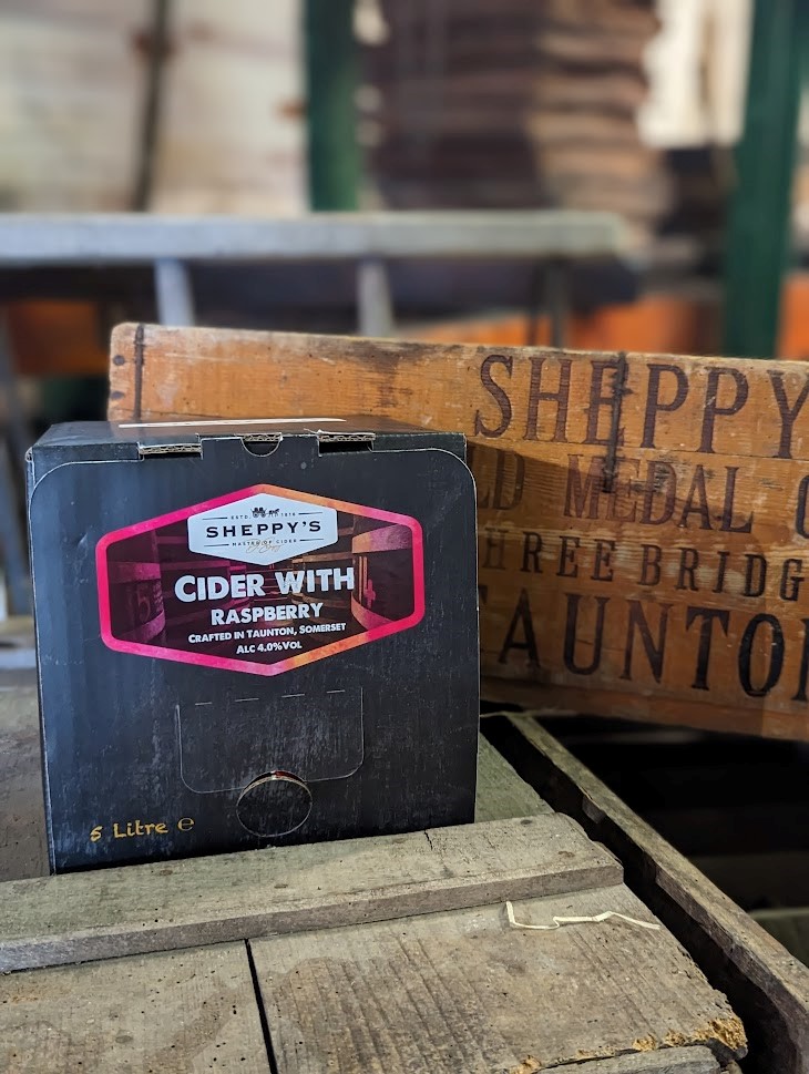 blackberry-and-elderflower-bib