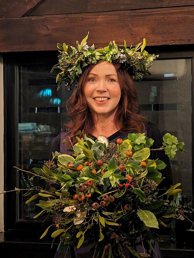 wassail-sarah-in-coming-queen-emma