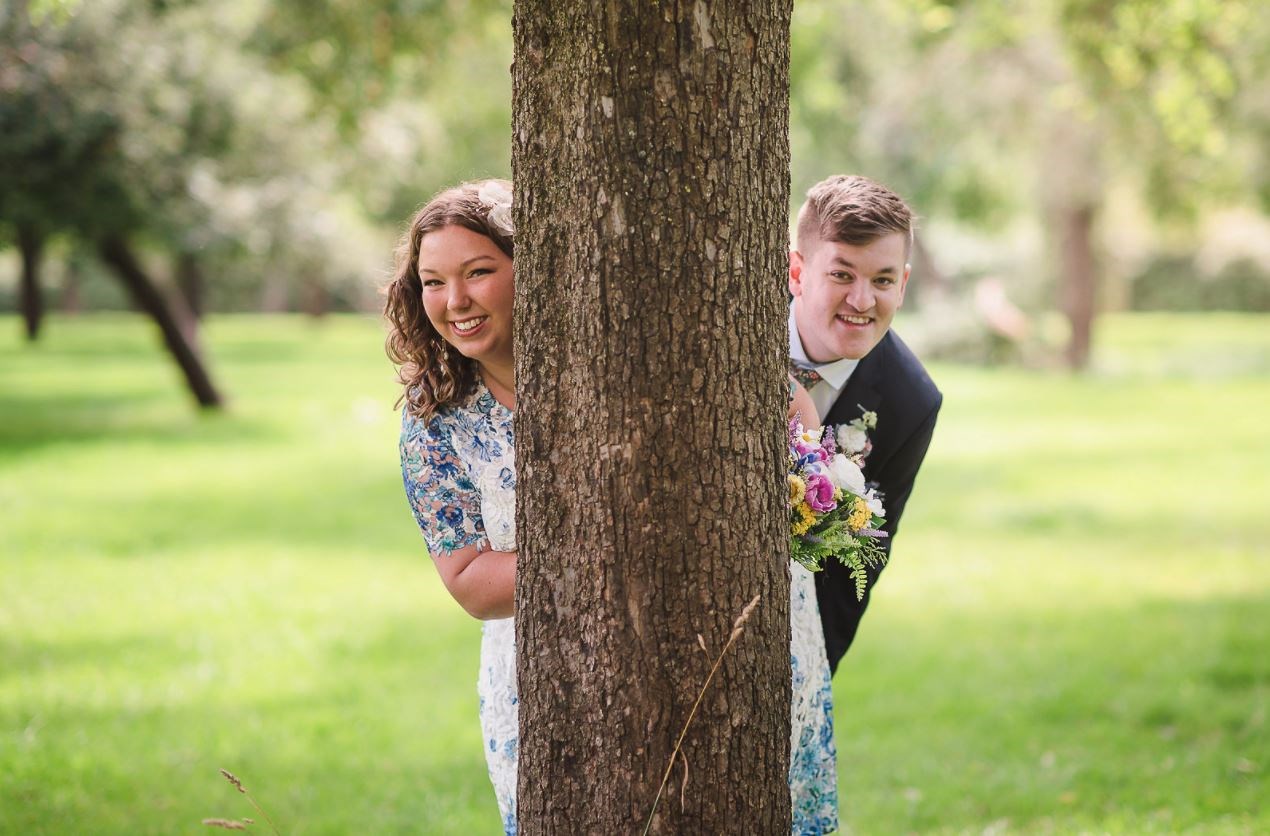 wedding-behind-tree