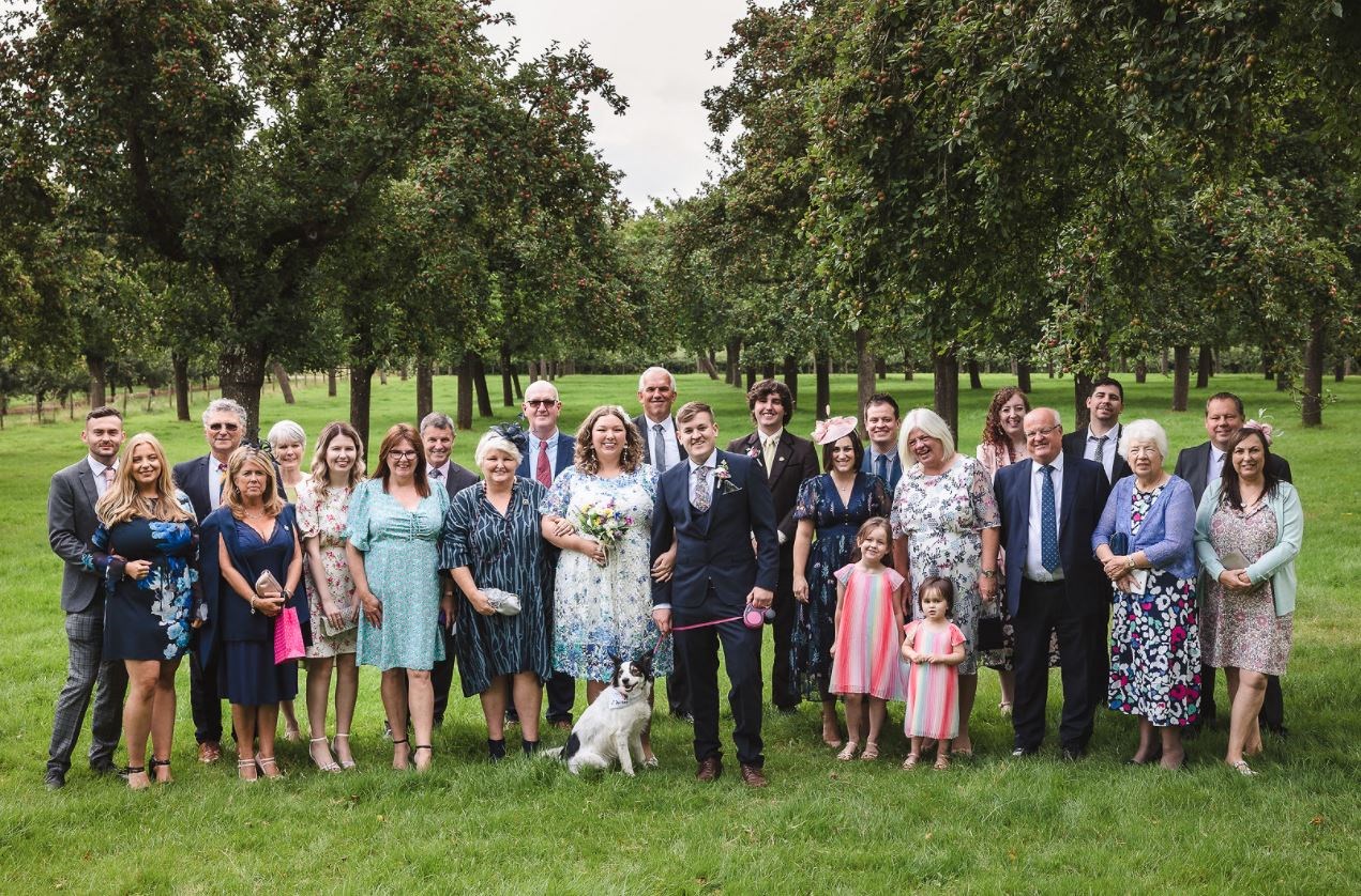whole-family-in-orchard