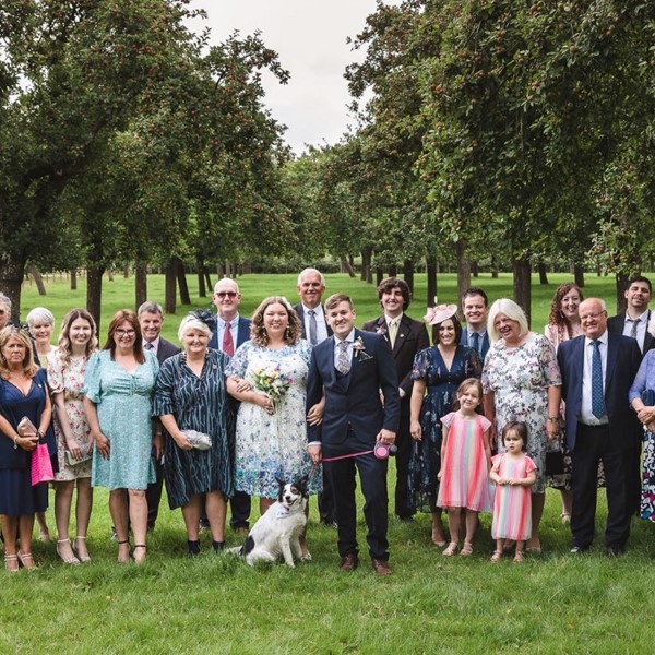 whole-family-in-orchard