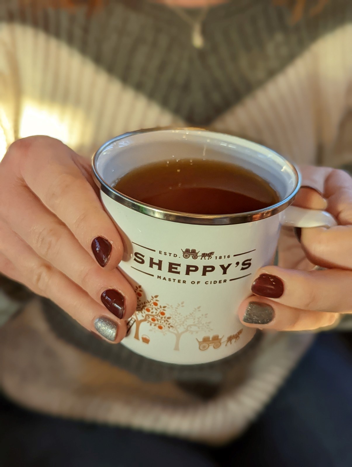 hands-with-mulled-cider-mug